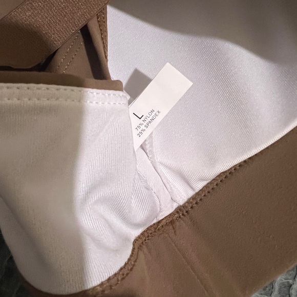 NVGTN White and Gray Activewear - Picture 3 of 3